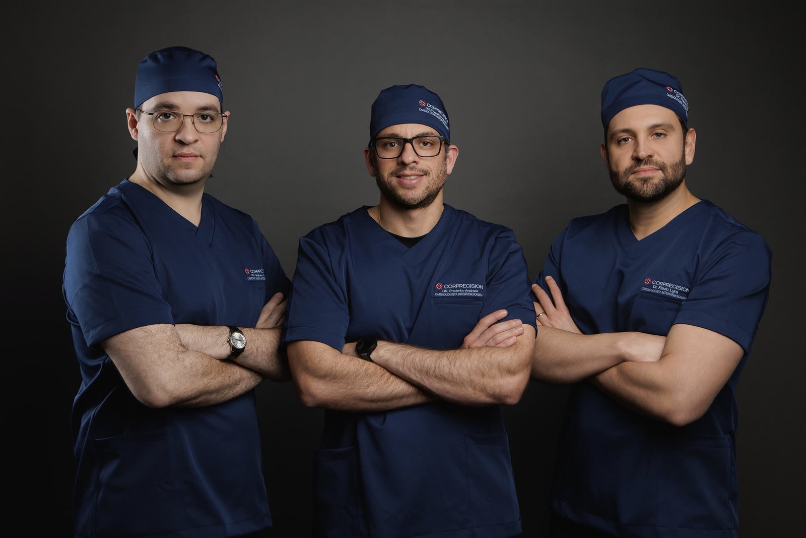 Dr. Gustavo Feitosa, Dr. Frederico Andrade e Dr. Flávio Lyra, equipe CORPRECISION